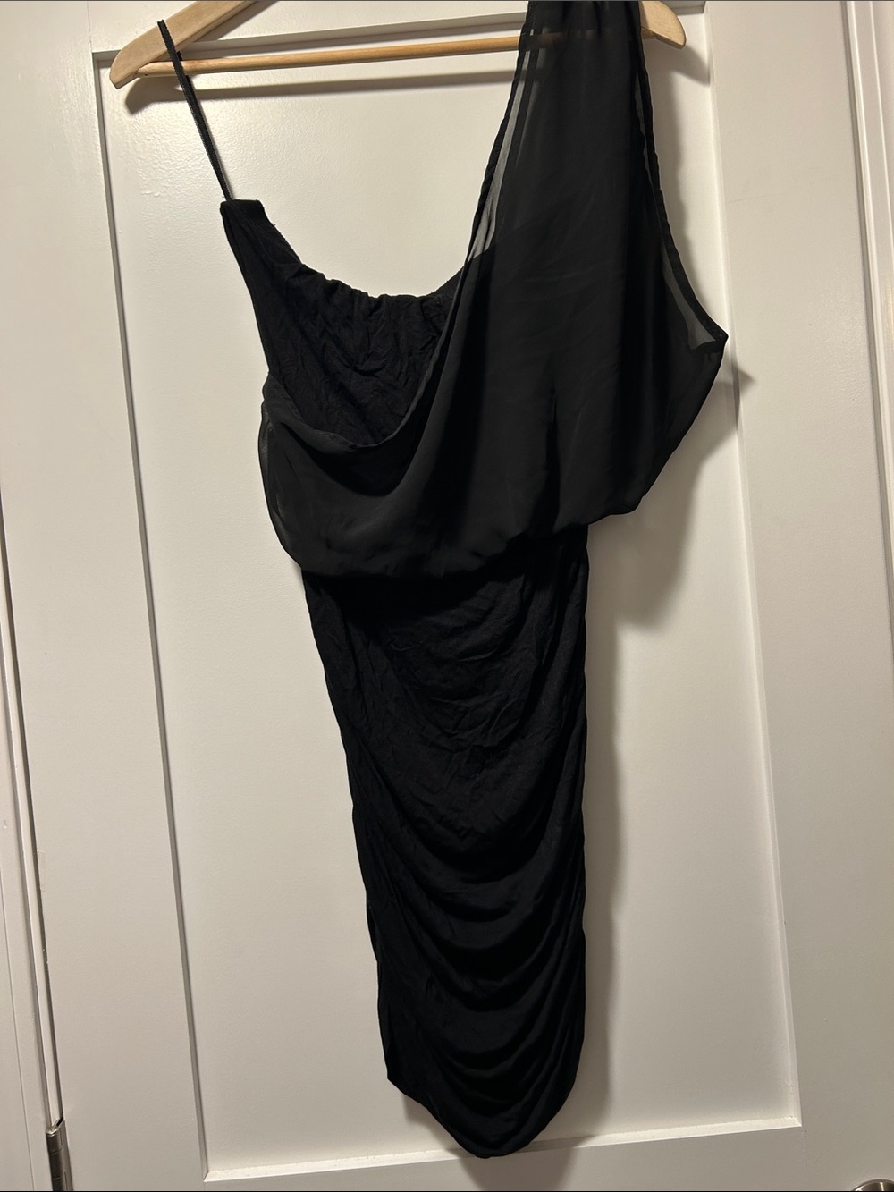 Misope Black One-Shoulder Draped Evening Dress - Picture 4 of 4